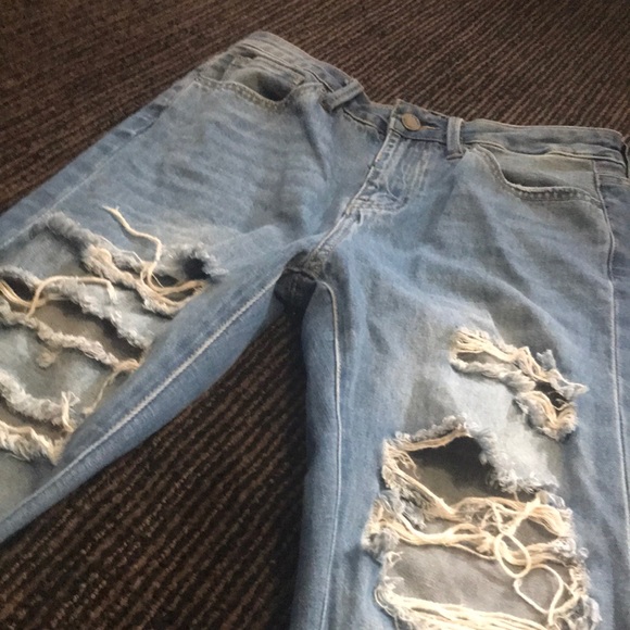 distressed jeans - Picture 5 of 5